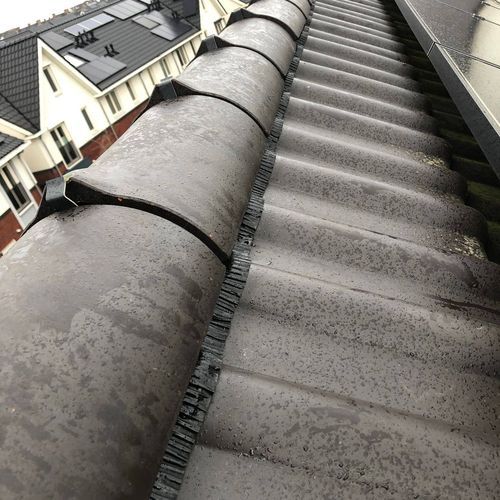 De diensten van dakspecialist in Maartensdijk Nieuwe laag bitumen